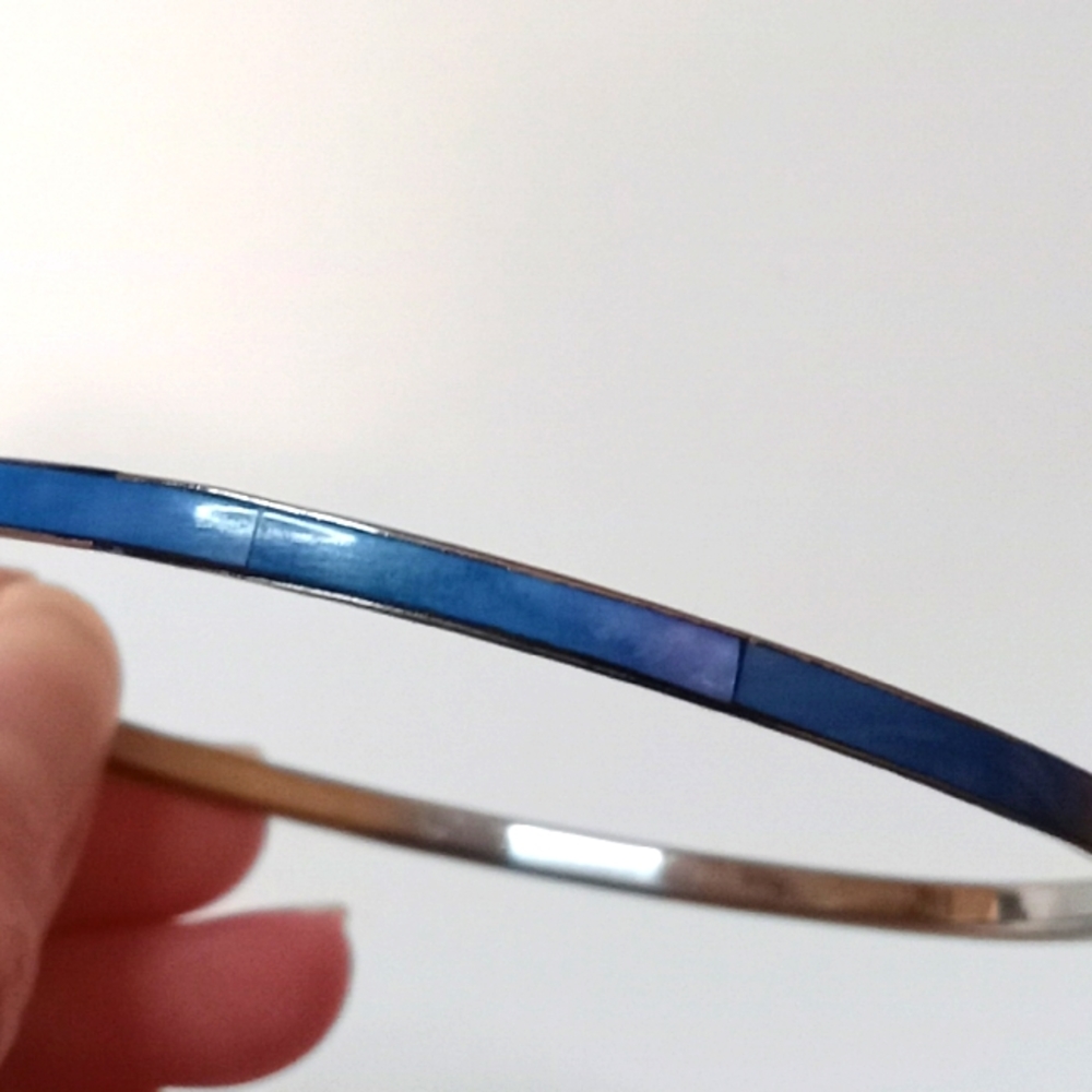 Enameled vintage bangle bracelet